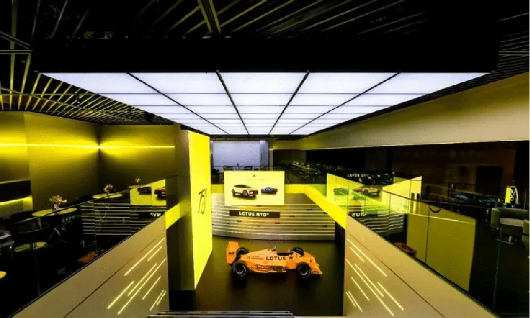 上海車展路特斯展臺(tái)活動(dòng)現(xiàn)場(chǎng)